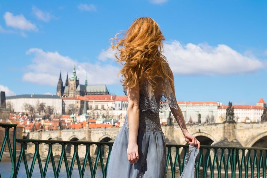 Private photoshoot in Prague - Old Town streets and the 15-minute photo stop