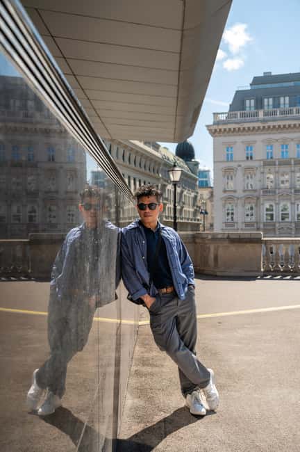 Private Photoshoot in Vienna City Center - Starting beneath the Vienna State Opera