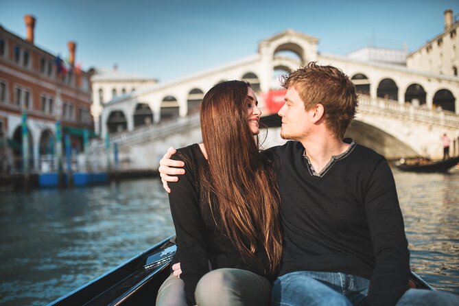 Private Photoshoot on Personal Gondola in Venice - Is $348.76 good value for four people?