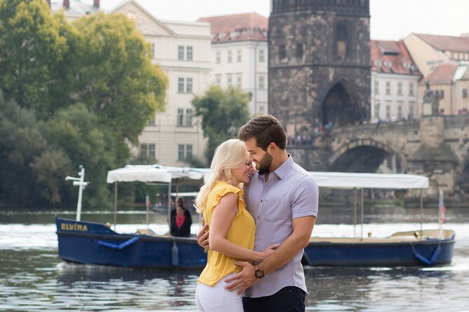 Private Photoshoot Tour in Prague - Malá Strana: the final photographs with trams and St. Nicholas