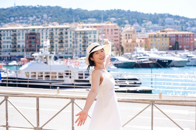 Private Photoshoot with a Professional Photographer in Cannes - The Old Town option and the value of a custom setting