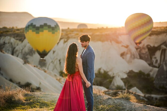 Private Photoshoot with Balloons in Cappadocia - Rose Valley in the soft morning light