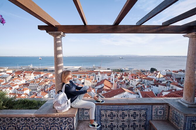 Private Professional Photoshoot at Alfama, Lisbon - Key points at a glance