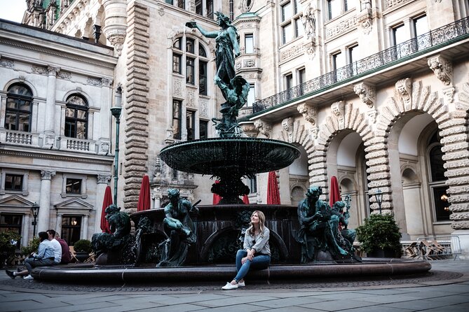 Private Romantic Urban & Street Photoshoot - Hohe Brücke and the old-city feel