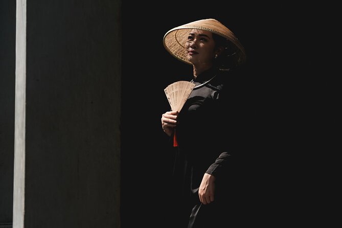 Private Sunrise Photography Tour - Down in Chinatown - Finding soft light at Ba Thien Hau Temple