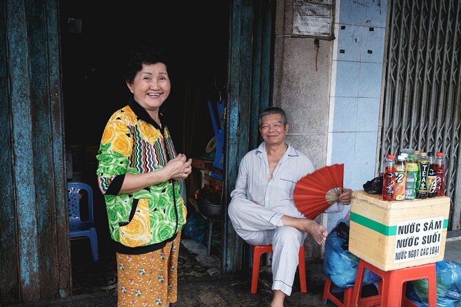 Private Sunset Photography Tour - Travel through history and time - Mong Bridge and the old alleys of central Saigon