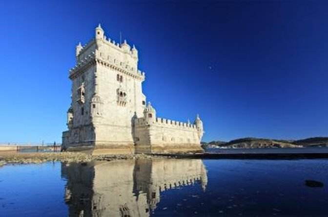 Private Vacation Photography Session with Local Photographer in Lisbon - Key details before you book