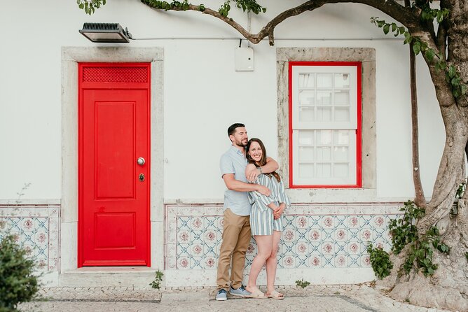 Private Vacation Photography Session with Local Photographer in Lisbon - Largo do Carmo and the central-city option