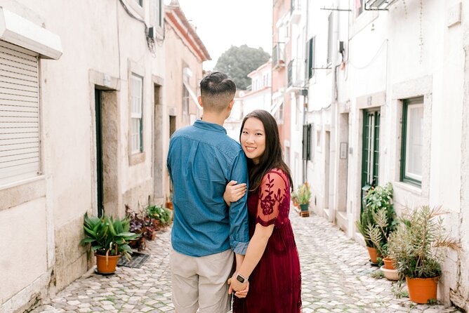 Private Vacation Photography Session with Local Photographer in Lisbon - The photographers and the human side of the session