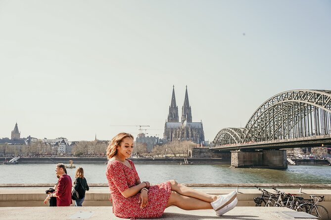 Private Vacation Photoshoot with Photographer in Cologne - Price and value at $128.94 per person