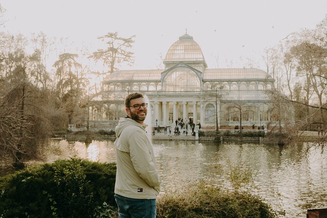 Private Vacation Photoshoot with Photographer in Madrid - Practical details for mobility, weather, and timing