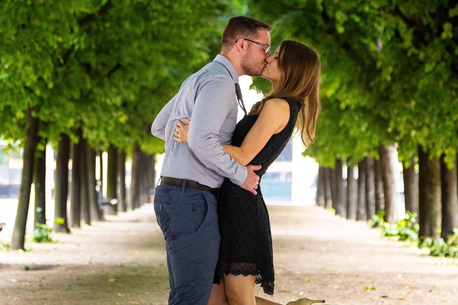 Professional Photo Shoot Walking Tour in Central Paris - Is $290.72 good value for up to six people?