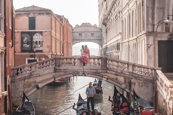 Professional Photographer in Venice, Italy - Osvaldo’s approach to posing and natural photos