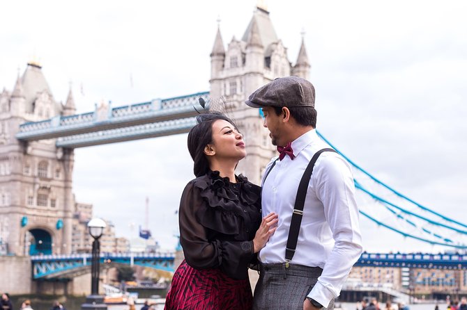 Professional Photoshoot in London Photographer - Tower Hill and Tower Bridge: starting with London’s most recognizable view
