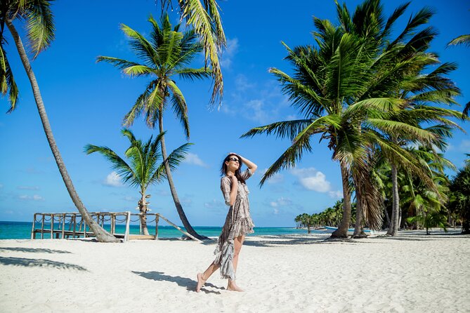 Professional photoshoot in Punta Cana and DR - Book now! - The value of $380 for up to four people