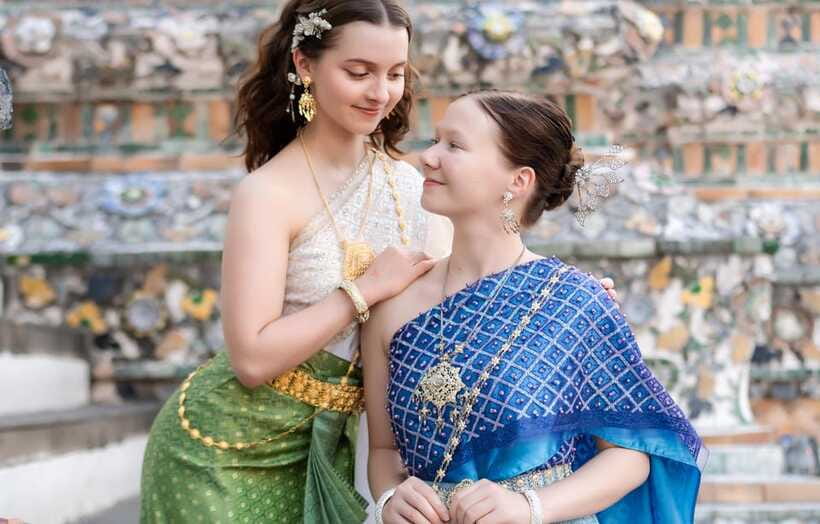 Professional Thai Costume Photography at Wat Arun, Bangkok - Who will enjoy this most