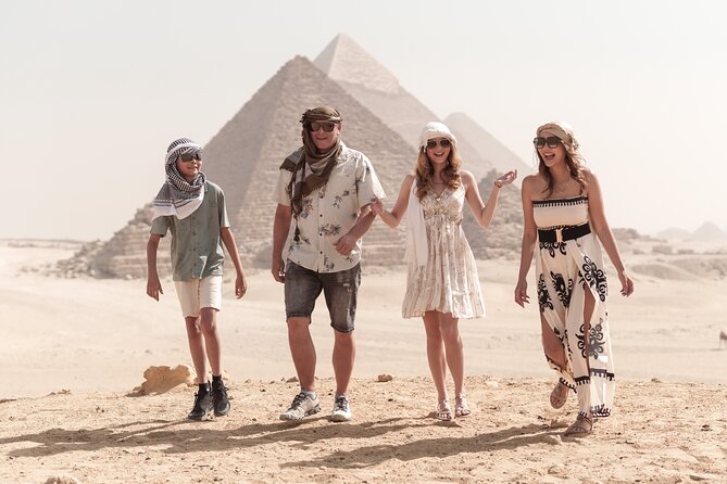 Pyramids, Egyptian Museum & Bazaar With Photographer - Giza Pyramids and the photo session