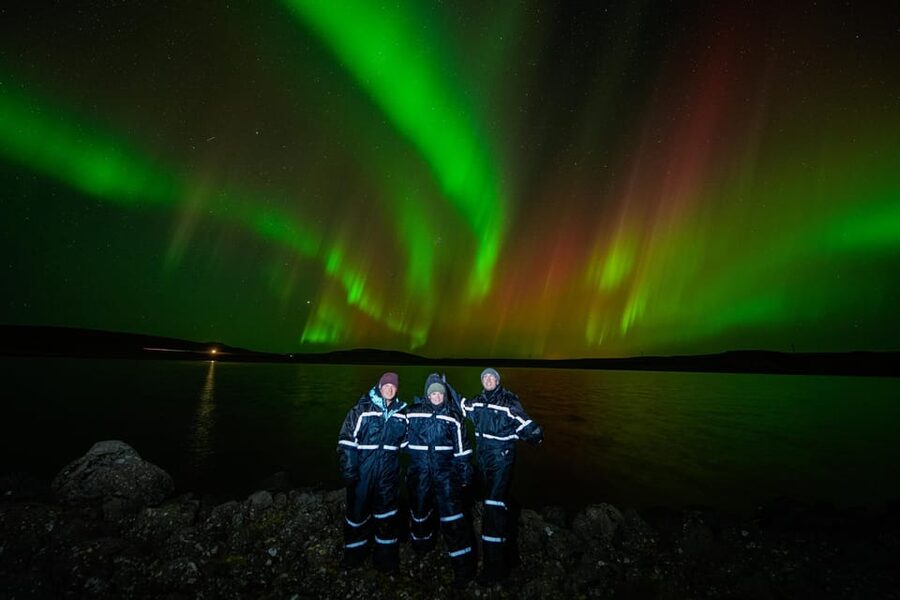 Reykjavik: Northern Lights Tour with Private Photographer - Why the photographer matters under Iceland’s dark sky