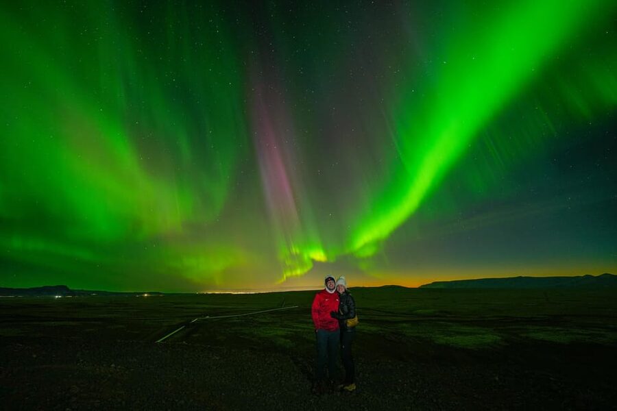 Reykjavik: Northern Lights Tour with Private Photographer - What you eat while waiting