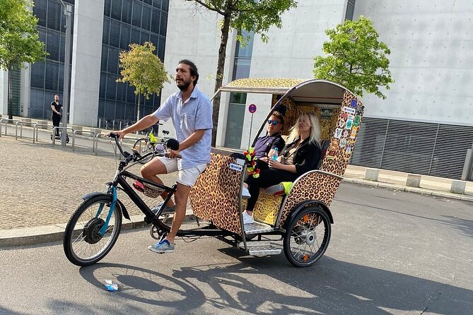 Romantic Berlin Rickshaw City and Photo Tour - incl. pick-up - Why a rickshaw works well for Berlin’s center