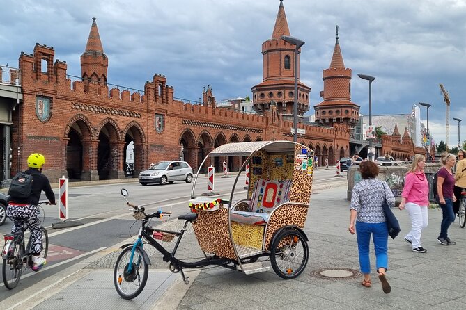 Romantic Berlin Rickshaw City and Photo Tour - incl. pick-up - Museum Island, Berlin Cathedral, and Nikolaiviertel