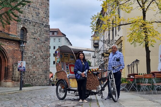 Romantic Berlin Rickshaw City and Photo Tour - incl. pick-up - Ending at Alexanderplatz