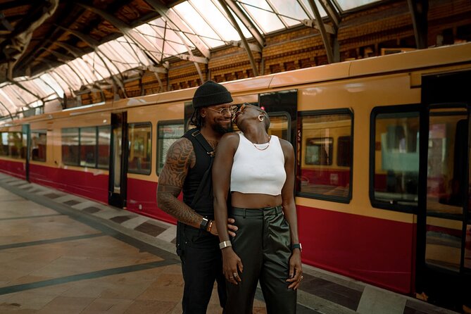 Romantic Couple Photoshoot in the Heart of Berlin - How the private format changes the experience