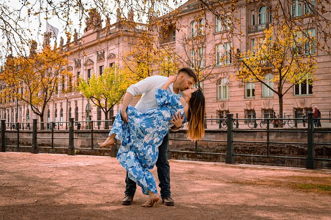 Romantic Couple Photoshoot in the Heart of Berlin - The service warning you should not ignore