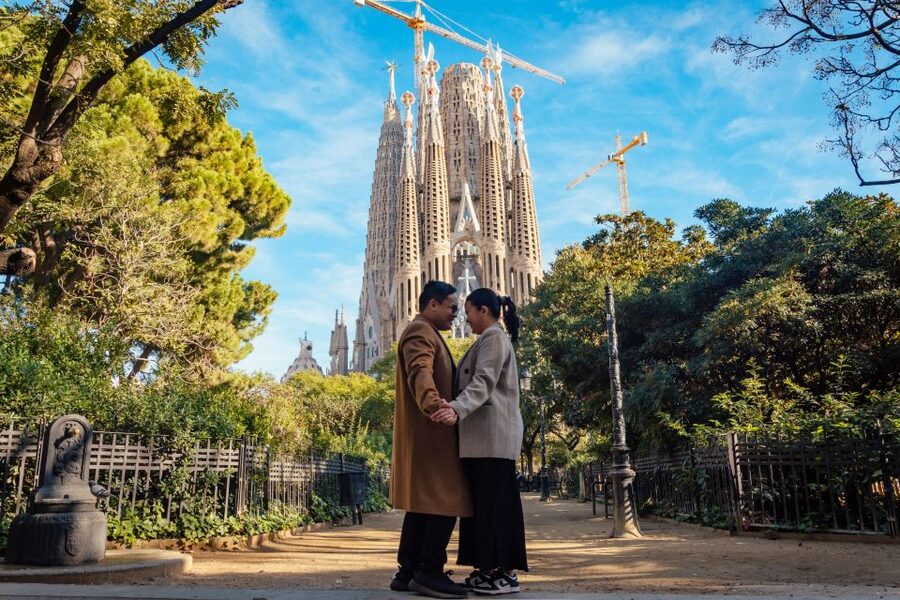 Romantic Photoshoot Experience for Couples in Barcelona - Key points to know before you book