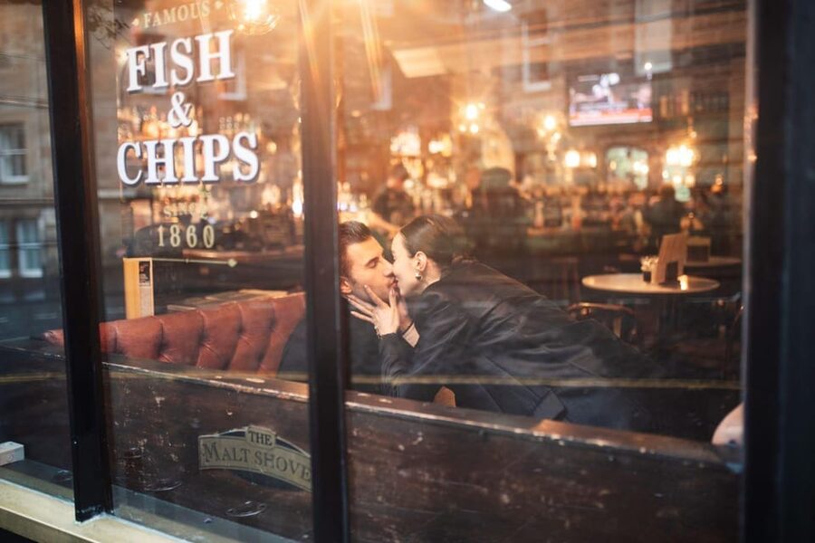 Romantic Photoshoot Experience for Couples in Edinburgh - Why Edinburgh’s Old Town Works So Well for Photos