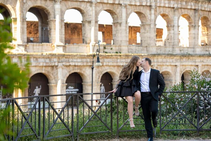 Rome: Colosseum Photoshoot – Private Session - Who will enjoy this most
