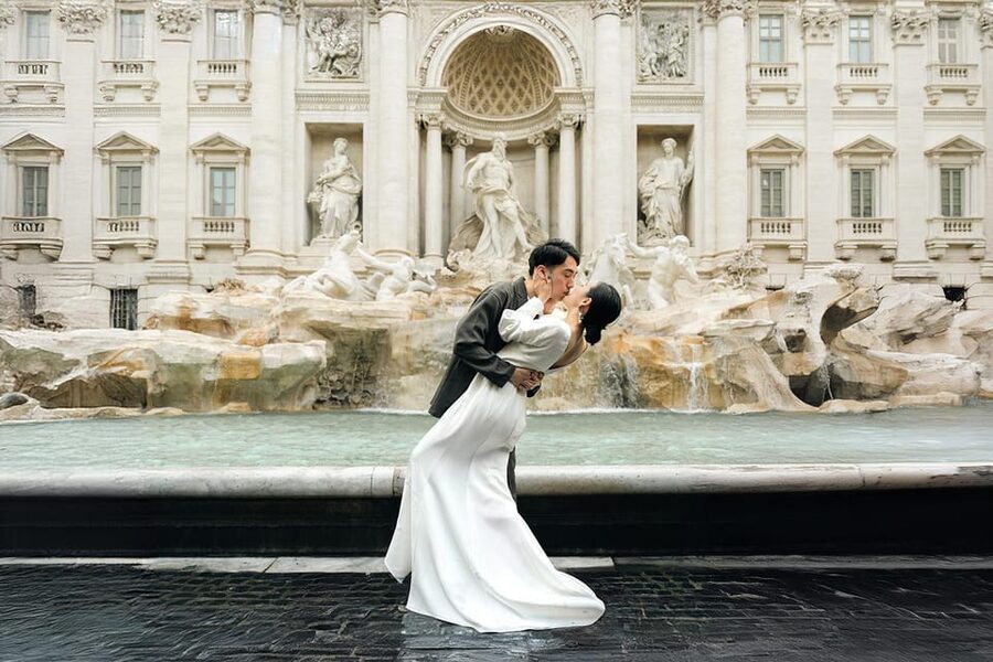 Rome: Early Morning Private Photoshoot at Iconic Landmarks - Spanish Steps for a more graceful backdrop