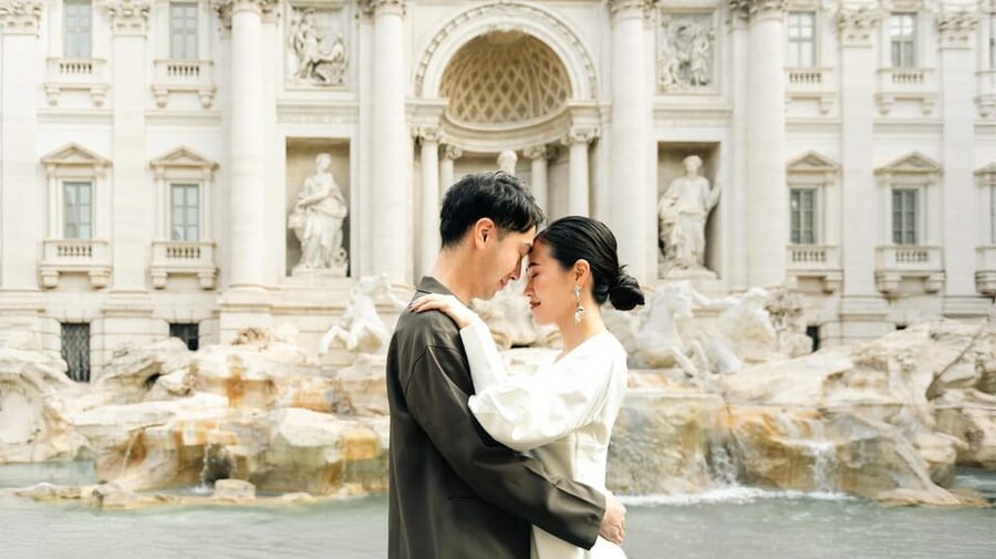 Rome: Early Morning Private Photoshoot at Iconic Landmarks - The Pantheon and small Roman streets