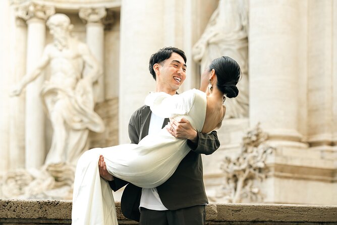 Rome: Early Morning Trevi Fountain Photoshoot & Iconic Landmarks - The photographer’s role and posing guidance