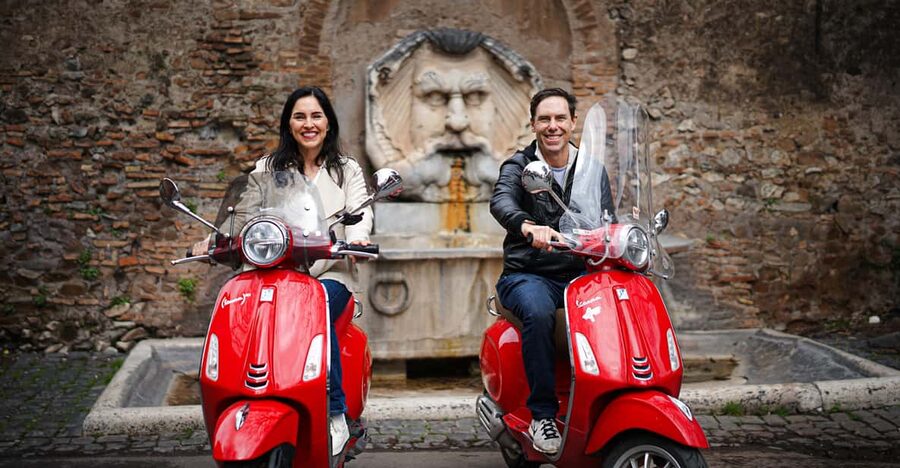 Rome: Explore the City by Vespa with an Optional Photoshoot - Piazza Venezia and the return route
