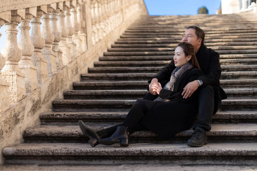 Rome: Personalized Photoshoot outside the Colosseum - What you receive after the camera work