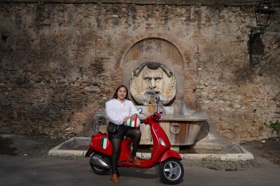 Rome: Photography Service by Vespa Scooter - The photographs are more than an add-on