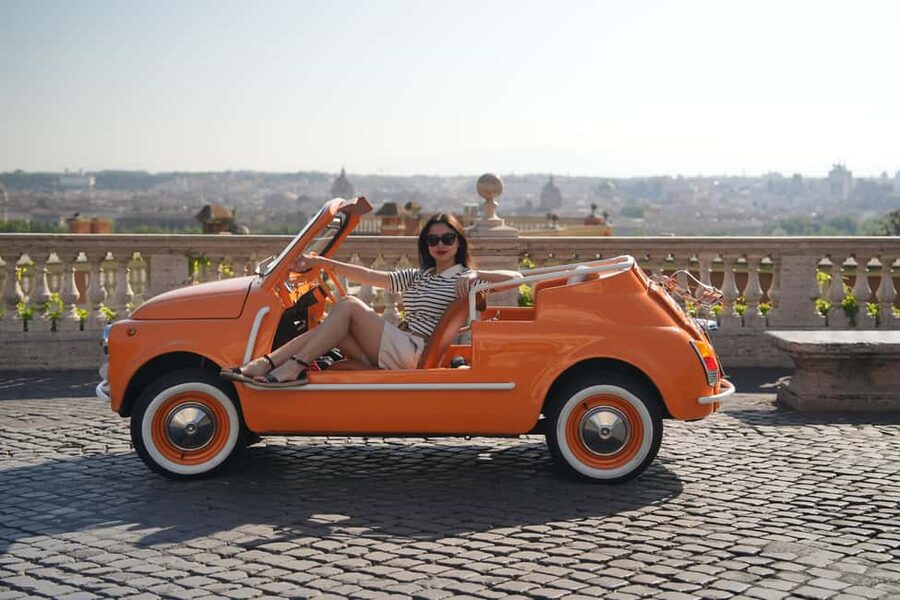 Rome: Photoshoot Service with Vintage Fiat 500 - The driver is also your photographer