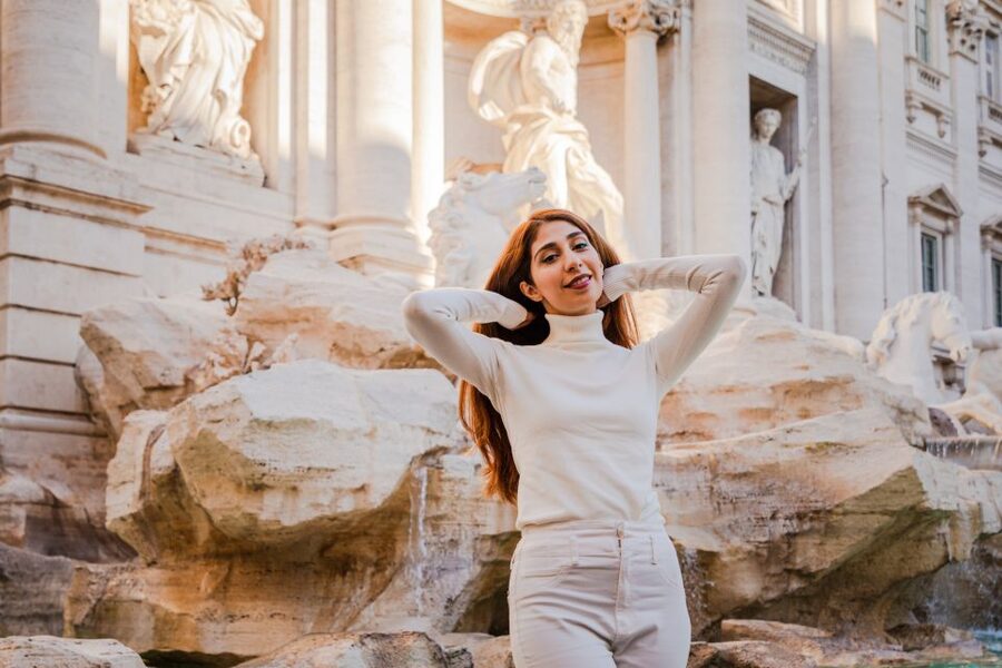 Rome: Private Photoshoot at the Trevi Fountain - The photographers and the kind of help you receive