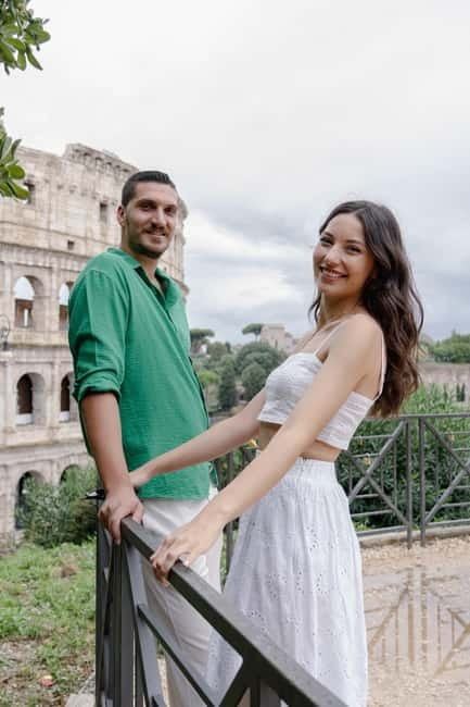 Rome: Private photoshoot at the Trevi Fountain Golden Hour - What to wear and bring