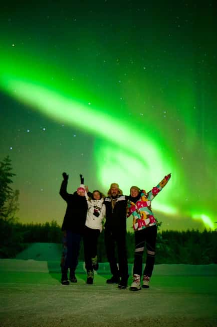 Rovaniemi: Guaranteed Northern Lights & Photography Tour - Photography help for better memories
