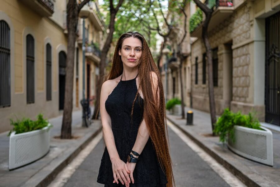 Sagrada Familia cinematic photoshoot - Who should book this photo walk?