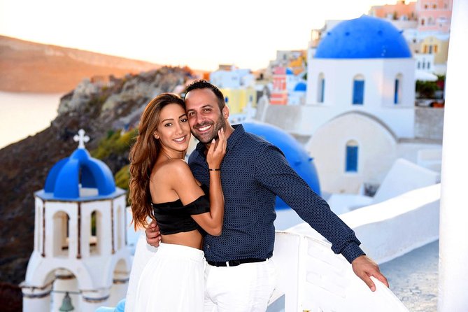 Santorini 3 hours Photo Tour with your personal Photographer - What the private vehicle and pickup add