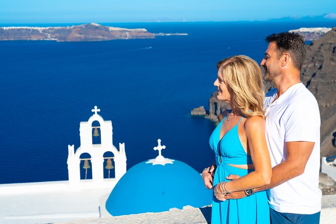 Santorini 3 hours Photo Tour with your personal Photographer - Firostefani, 30 minutes with a blue-dome church