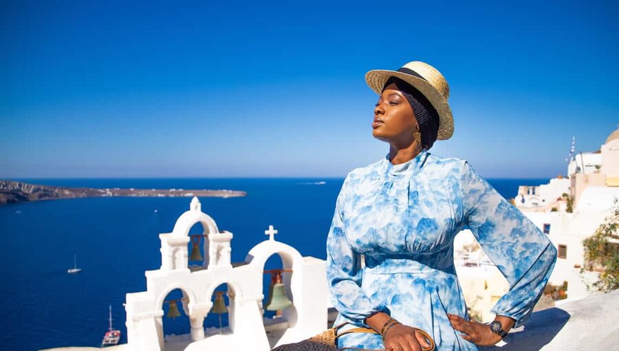 Santorini: 40-minute Photoshoot in Oia - The Viewpoint Stop and the Wider Santorini Frame