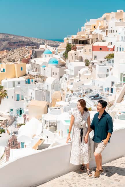 Santorini: 45-minute Photoshoot in Oia - The Blue Dome photo stop