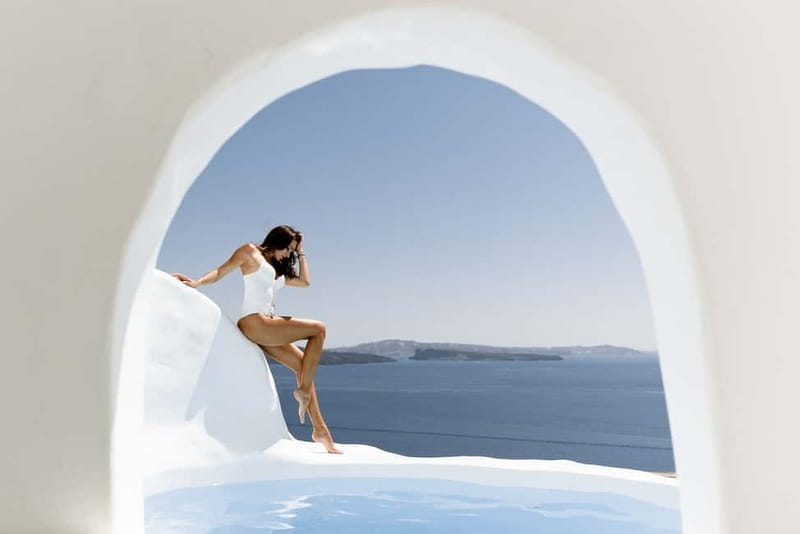 Santorini: Casual Photoshoot by Flying Dress Photo © - What the one-hour itinerary can include
