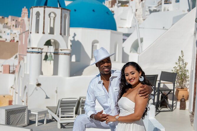 Santorini couple photoshoot with 50 edited photos! - Fifty edited photos and what that means
