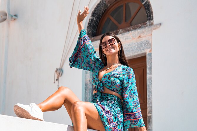 Santorini: Customized Private Photoshoot Walk in Oia - Why a private Oia photoshoot works better than selfies