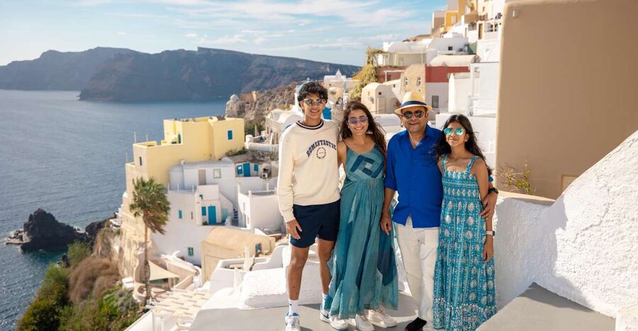 Santorini Family Photoshoot (Oia Village) - Why Oia works so well for family photographs